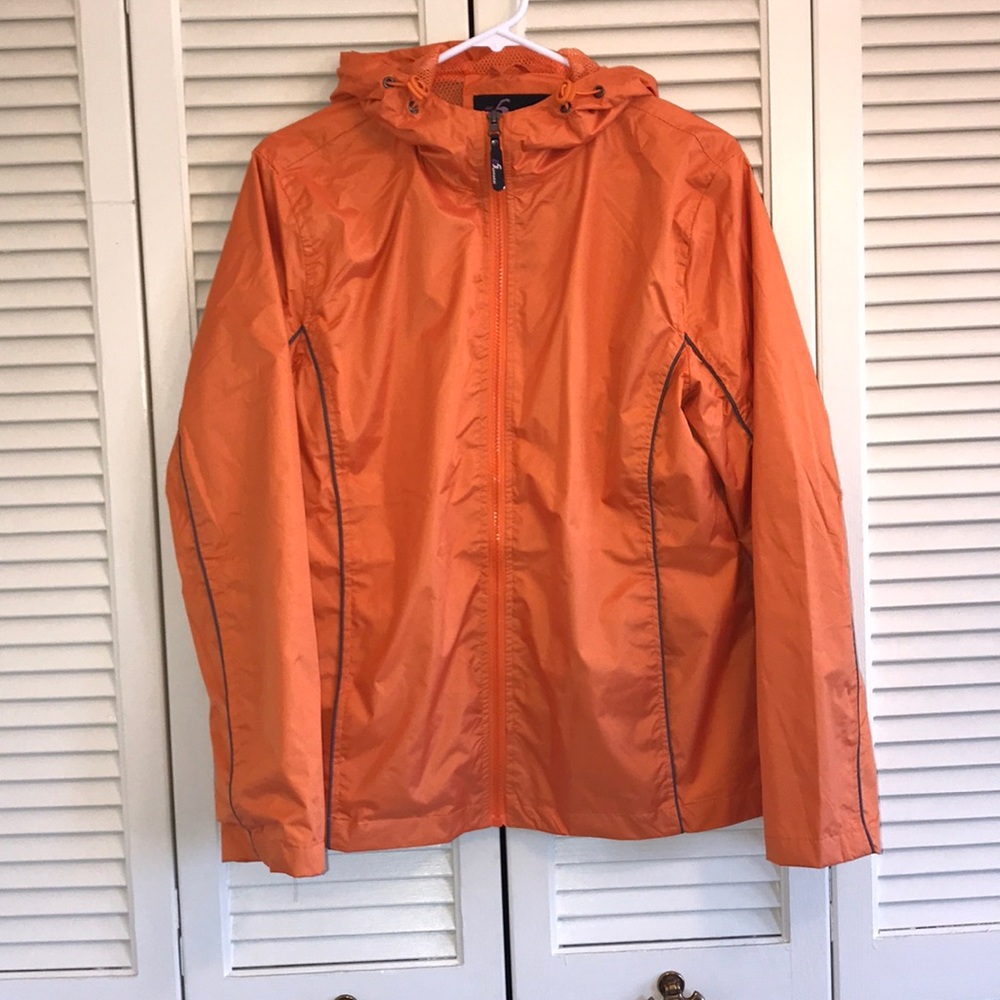 Women’s i5 Apparel Size S Jacket. Water Resistant.
